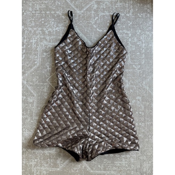 June & Hudson Romper Sequin Quilted Silver Black Straps V-Neck Sleeveless - Picture 1 of 3